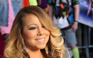Mariah Carey şi-a asigurat vocea şi picioarele pentru 70 de milioane de dolari