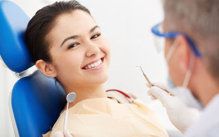 Beneficiile implantului dentar comparative cu alte metode de tratament