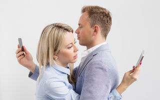 Relaţii. 5 semne că jobul îţi distruge viaţa de cuplu