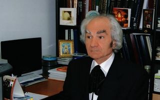 Metrou. Profesorul Dănăilă a stârnit o dezbatere: de ce operează la 83 de ani?