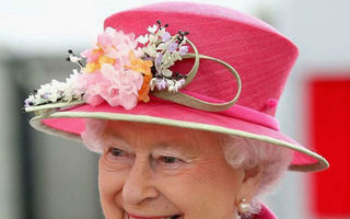 5 lecții de stil oferite de Regina Angliei. Ce înseamnă un look impecabil