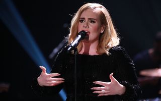 Adele s-a oferit să fie mamă surogat pentru un cuplu de homosexuali
