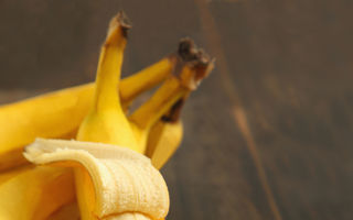Cum poţi folosi cojile de banane: 6 întrebuinţări