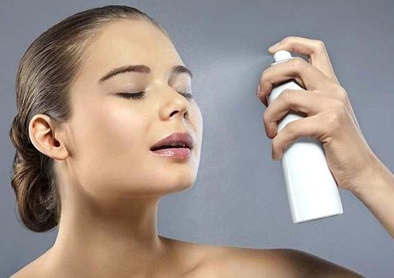 Imagini pentru spray pe fata pentru fixare