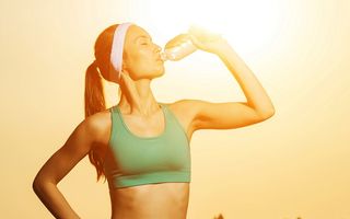 Reguli de hidratare şi nutriţie pe care e bine să le respecţi vara