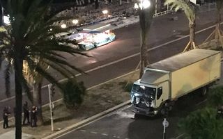 Atentat terorist la Nisa: Un camion a intrat în mulţimea care sărbătorea Ziua Naţională a Franţei. Doi români au fost răniţi!