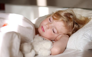 Copiii care nu dorm suficient pot avea probleme serioase. Descoperire îngrijorătoare!