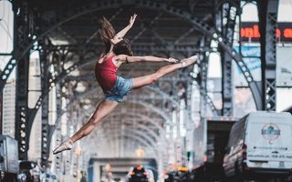 Fotografii uimitoare: balerinii care se antrenează pe străzile din New York