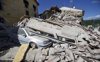 Un român a murit în cutremurul din Italia. Alţi doi români sunt răniţi şi nouă sunt daţi dispăruţi