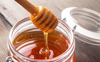 Cum să verifici dacă mierea de albine este falsificată