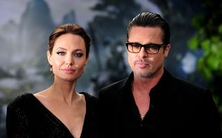 Angelina Jolie şi Brad Pitt divorţează!