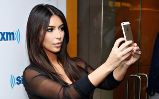 Ghidul lui Kim Kardashian pentru selfie-uri perfecte