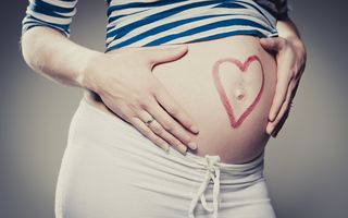 VIDEO: 9 luni de sarcină într-un clip de 4 minute