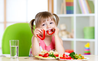 Copiii şi legumele. Cum să-i stimulezi ca să le mănânce?