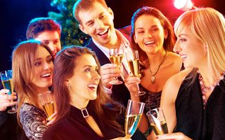 6 trucuri ca să impresionezi pe oricine la o petrecere chiar dacă nu eşti sociabil