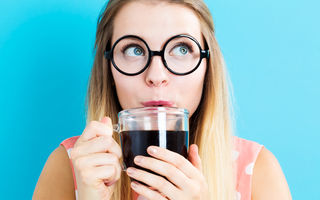 5 semne care îți arată că bei prea multă cafea și este cazul să renunți