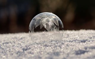 Cum arată un balon de săpun la minus 16 grade Celsius - FOTO