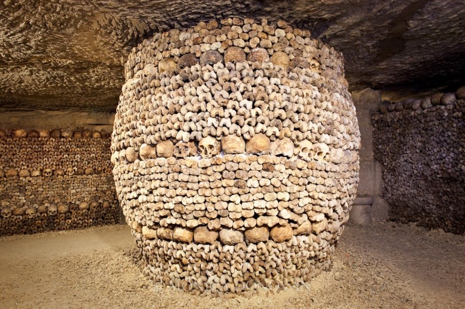 Catacombele din Paris