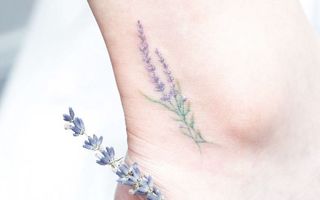 30 de tatuaje florale care te vor convinge că merită să îţi faci şi tu unul!