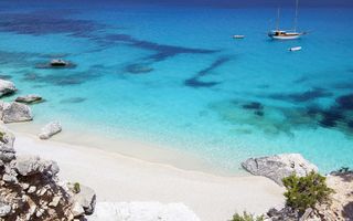 10 cele mai frumoase plaje din Europa, mai puțin cunoscute. Sunt superbe!