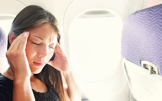 8 lucruri ciudate care se petrec în corp când zbori cu avionul