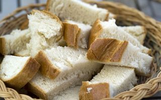 Ce se întâmplă dacă mănânci prea multă pâine?