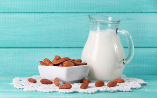 Beneficii ale laptelui de migdale pe care nu le știai
