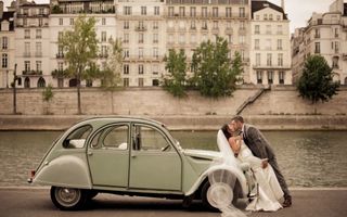 20 de fotografii de nuntă care demonstrează că Parisul este orașul iubirii
