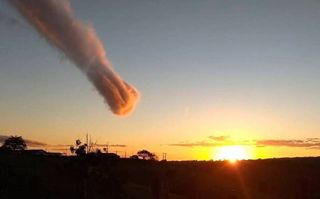 Apariţie neobişnuită pe cer: „Mâna lui Dumnezeu“, deasupra unui oraş din Brazilia