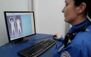 Este sau nu sigur sistemul de scanare din aeroport pentru corpul uman?
