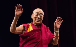 10 lecții de la Dalai Lama care îți vor schimba viața în bine