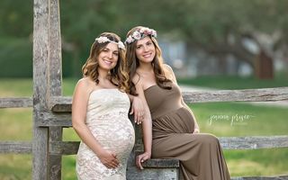 Surpriză uriaşă pentru două surori: Au rămas însărcinate în acelaşi timp, iar medicul le-a dat o veste neaşteptată