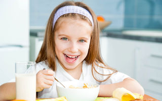 6 reguli alimentare pe care toți copiii ar trebui să le urmeze