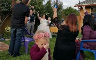 Cele mai amuzante fotografii de nuntă. Copiii au eclipsat mirii!