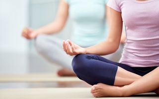 Yoga ajută pacienții cu cancer să doarmă mai bine
