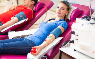 De ce ar putea fi periculoase transfuziile cu sânge de la mame la bărbați