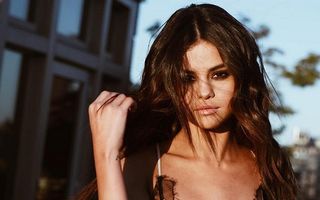 De ce a fost Selena Gomez operată de două ori: Rinichiul primit a început să se mişte