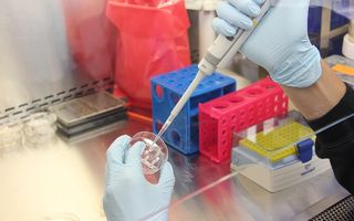 Biopsia lichidă, un test nou extrem de util pentru bolnavii de cancer
