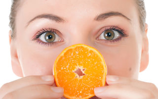 Semne care indică o deficiență de vitamina C în corp