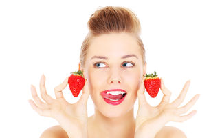 9 alimente care curăță dinții și îi albesc
