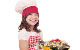 Alimente care stimulează inteligența copilului. Include-le în meniul lui zilnic