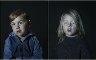 Un fotograf a surprins în imagini tulburătoare modul în care televizorul afectează mintea copiilor