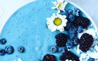 Blue Majik, noul trend pe Instagram: Hrana albastră arată perfect în poze, dar e sănătoasă?