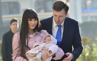 Elena Băsescu, avertizată de medici: Cea de-a treia naștere îi poate pune viața în pericol