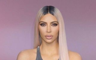 Trucul simplu prin care Kim Kardashian și-a decolorat părul
