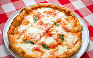 Cum să faci cea mai bună pizza Margherita? Rețeta bucătarului Gennaro Contaldo - VIDEO