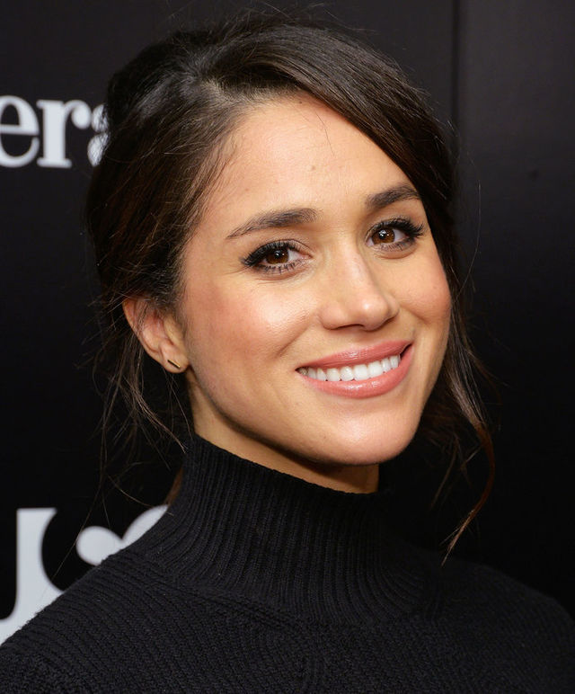 Cum Să ți Faci Un Coc Lejer Inspirat De Meghan Markle Video