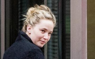 Jennifer Lawrence, fără machiaj: Vedeta a ieşit pe stradă în pijamale