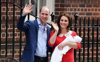 Kate Middleton şi prinţul William au anunţat numele celui de-al treilea copil: Bun venit, Louis Arthur Charles!