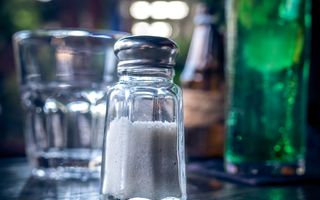 Cele mai bune 5 trucuri care te ajută să reduci consumul de sare